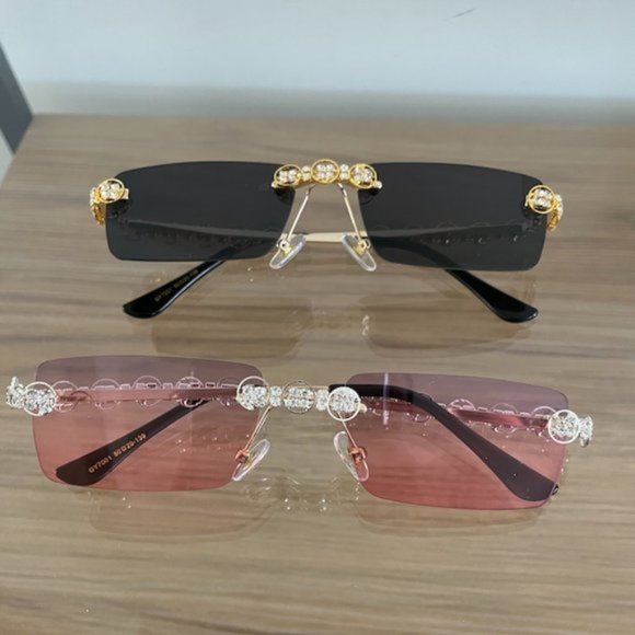 NEW! 💕Sparkling Stones Sunglasses - Picture 4 of 8